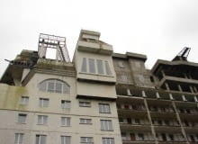 Najbrzydszy i najdziwniejszy dom w Polsce - to penthouse na bloku w Jastrzębiu Zdroju. makabryła, dom, penthouse, jastrzębie zdrój