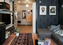 Mieszkanie znajduje się w Sztokhomie, w dzielnicy Kungsholmen. mieszkanie w męskim stylu, mieszkanie dla singla, mieszkanie w męskim charakterze, mieszkanie dla mężczyzny, ciemne kolory w mieszkaniu