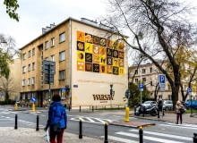 Mural Wallphabet przy ul. Madalińskiego 11 w Warszawie. Proj. Good Looking Studio