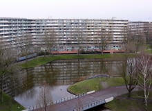 Jeden z bloków w dzielnicy Bijlmermeer w Amsterdamie Jeden z bloków w dzielnicy Bijlmermeer w Amsterdamie