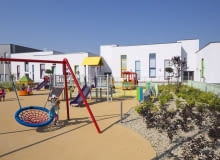 Budynek zespołu szkolno - przedszkolnego wraz ze żłobkiem i świetlicą wiejską w Wysokiej Projekt: Metropolis - Biuro Architektoniczne Budynek zespołu szkolno - przedszkolnego wraz ze żłobkiem i świetlicą wiejską w Wysokiej Projekt: Metropolis - Biuro Architektoniczne