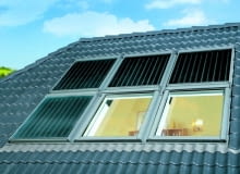 Kolektory mogą być montowane zarówno nad ipod oknami dachowymi, jak i z ich boków Kolektory mogą być montowane zarówno nad ipod oknami dachowymi, jak i z ich boków