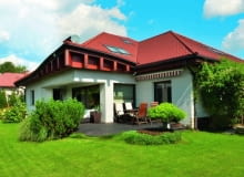 Właściele najpierw znaleźli projekt tego domu, a dopiero później zaczęli poszukiwania działki, a na ogół ludzie chyba robią odwrotnie... elewacja ogrodowa