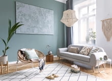 Jak wydzielić strefy w salonie za pomocą koloru?