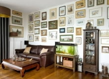 Akwarele pochodzą z różnych stron świata. Sporo jest z Grecji, bo tam gospodarze lubią spędzać wakacje. Wiele pochodzi znad Bałtyku (uwieczniły gdańskie kościoły, sopockie kamieniczki). Są też widoczki z Francji, Holandii, Niemiec, a także z Madery.