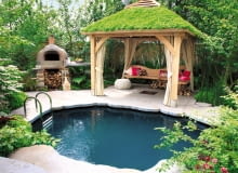 Najpopularniejsze są altany wykonane z drewna. Coraz częściej jednak stosuje się metal (szczególnie lekkie i odporne na korozję stopy aluminium) i tworzywa sztuczne. altana, altany