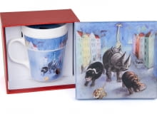 <B> Nasze stylistki wcieliły się w rolę św. Mikołaja i wyszukały w sklepach przedmioty w różnych przedziałach cenowych. Mamy nadzieję, że wśród tych propozycji znajdziecie coś dla bliskich wam osób i... dla domu. </B><BR /> PREZENTY: Kubek Miasto Nosorożec, w opakowaniu prezentowym, cena: 29,99 zł, empik.com <B> Nasze stylistki wcieliły się w rolę św. Mikołaja i wyszukały w sklepach przedmioty w różnych przedziałach cenowych. Mamy nadzieję, że wśród tych propozycji znajdziecie coś dla bliskich wam osób i... dla domu. </B><BR /> PREZENTY: Kubek Miasto Nosorożec, w opakowaniu prezentowym, cena: 29,99 zł, empik.com