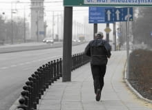 Słupki przy Stadionie Narodowym 20.11.2011 WARSZAWA , NOWE CHODNIK I SLUPKI PRZY STADIONIE NARODOWYM WZDLUZ UL. PONIATOWSKIEGO . FOT. FRANCISZEK MAZUR / AGENCJA GAZETA SLOWA KLUCZOWE: EURO 2012