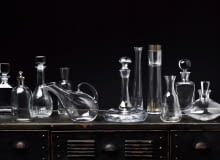 OD LEWEJ: 1. Do whisky, szkło, poj. 0,75 l, 345 zł, Villeroy & Boch 2. Do wina, szkło, poj. 0,75 l, 90 zł, House & More 3. Do wina, kryształ, poj. 0,75 l, 199 zł, BBHome 4. Do wody, szkło, poj. 0,3 l, 129,99 zł, Duka 5. Do wody, szkło, poj. 1,6 l, 69 zł, home&you 6. Do wina, szkło, poj. 0,75 l, 100 zł Malabelle 7. Do wody, szkło, poj. 0,6 l, 47 zł, szyszkowepole.pl 8. Do wody, szkło, poj. 1 l - 89 zł; szklanka-korek - 37 zł, Reset 9. Do wina/wody, szkło, poj. 0,75 l, 56 zł, szyszkowepole.pl 10. Do whisky, szkło, poj. 0,75 l, 94 zł, garneczki.pl 11. Do wina, szkło, poj. 0,5 l, 69 zł, home&you Komoda, metal, 141 x 48 cm, wys. 77 cm .1650 zł Malabelle 22.10.2014, Warszawa ,wnętrza , wzornictwo , temat karafki, sesja dla: Cztery Katy , stylizacja Beata Drzewosowska . Fot. Michal Mutor