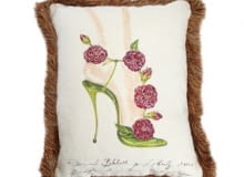 Kolekcja Manolo Blahnika dla Liberty - poduszka, cena 130 funtów design, manolo blahnik, liberty, buty, akcesoria