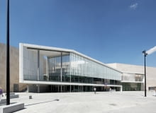 Kompleks Cité des loisirs w Courbevoie we Francji Kompleks Cité des loisirs w Courbevoie we Francji