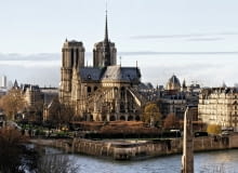 Katedra Notre Dame w Paryżu ma zostać odbudowana w kształcie sprzed pożaru.