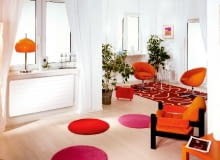 Grzejniki przekazują ciepło do pomieszczenia przez promieniowanie lub konwekcję (rozchodzenie ciepła w wyniku przemieszczania się mas powietrza). Na zdjęciu grzejnik płytowy stalowy grzejniki