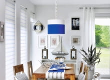 Meble: Krzesła, cena: 450 zł/szt., Sharda Home; Stołek, cena: 1200 zł, Nap; Konsolka, cena: 599,90 zł, IKEA Na konsolce: Latarenki 165 zł/szt., Inne Meble; Model statku, cena: 138 zł, Dom i Styl Na ścianie: Lustro (koło ratunkowe), cena: 119 zł, obrazek (żaglówka), cena: 195 zł, Inne Meble; Ramki (białe), cena: 39,99 zł/szt., obrazki (w ramkach) 39,99 zł/3 szt., IKEA; Obraz olejny, aut. Ryszard Kolary , własność stylistki Na stole: Talerze, cena: 12,99 i 9,99 zł, bieżnik (niebieski), cena: 12,99 zł, świecznik, świecznik, cena: 39,99 zł, IKEA; Bieżnik (w złote pasy), cena: 39 zł, home&you Pozostałe: Zasłona, cena: 78 zł/2 szt., Eurofirany; Gazetownik, cena: 345 zł, Inne Meble; Sztuczna roślina, cena: 140 zł, Decolor; Lampa, cena: 59,99 zł, IKEA; Poduszki, cena: 75 zł/szt., House & More Nieopisane przedmioty są własnością stylistki. meble: Krzesła 450 zł/szt. Sharda Home ?Stołek 1200 zł Nap Konsolka 599,90 zł IKEA NA konsolce: Latarenki 165 zł/szt. Inne Meble Model statku 138 zł Dom i Styl NA Ścianie: Lustro (koło ratunkowe) 119 zł, obrazek (żaglówka) 195 zł Inne Meble ?Ramki (białe) 39,99 zł/szt., obrazki (w ram-kach) 39,99 zł/3 szt. IKEA Obraz olejny, aut.?Ryszard Kolary włas-ność sty-list-ki Na stole: Talerze 12,99 i 9,99 zł, bieżnik (niebieski) 12,99 zł, świecznik 39,99 zł IKEA ?Bieżnik (w złote pasy) 39 zł home&you pozostałe: Zasłona 78 zł/2 szt. Eurofirany ?Gazetownik 345 zł Inne Meble Sztuczna roślina 140 zł Decolor Lampa 59,99 zł IKEA ?Poduszki 75 zł/szt. House & More Nieopisane przedmioty są własnością stylistki.