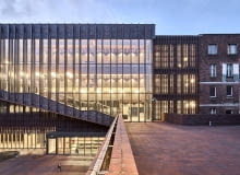 Wydział Radia i Telewizji im. Krzysztofa Kieślowskiego Uniwersytetu Śląskiego. Projekt: Baas Arquitectura, Grupa 5 Architekci i MAŁECCY biuro projektowe Wydział Radia i Telewizji im. Krzysztofa Kieślowskiego Uniwersytetu Śląskiego. Projekt: Baas Arquitectura, Grupa 5 Architekci i MAŁECCY biuro projektowe