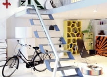 Architektura wnętrza. Hi-tech nie uznaje ścian dzielących domy i mieszkania na poszczególne pomieszczenia. Kuchnia, sypialnia, pokój dzienny są częścią otwartej przestrzeni, najwyżej bywają wydzielone przepierzeniami. 10.02.2008 WARSZAWA SESJA STYLE NA ZDJECIU WNETRZA STYLIZACJA KAROLINA SWIDERSKA DLA CZASOPISMA CZTERY KATY FOT. ARKADIUSZ SCICHOCKI / AGENCJA GAZETA