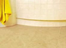 26.07.2005 WARSZAWA DLA MIESIECZNIKA CZTERY KATY KROK PO KROKU ODNAWIANIE FUGI MIEDZY KAFLAMI PODLOGI 8. PODLOGA Z ODNOWIONA FUGA LAZIENKA PODLOGA DREWNO KAFELKI KAFLE WANNA WYKONANIE: JUSTYNA BURDOW I KRZYSZTOF RADZANOWSKI FOT. LUKASZ ZANDECKI / AGENCJA GAZETA PUBLIKACJA CZTERY KATY NR 6 (188) - 6 2007