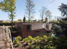 dom na barce, jak się mieszka na barce, dom na wodzie, pływający dom