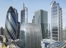 Po lewej widać "ogórka" - charakterystyczny biurowiec w Londynie.