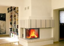 Suche drewno łatwo się rozpala i wytwarza dużo ciepła, a niewiele sadzy. Dobrze to widać, bo wtedy szyba wkładu kominkowego pozostaje czysta kominek, wkład kominkowy, obudowa kominka