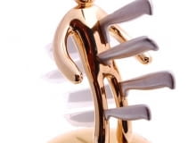 W kuchni, łazience, nawet przy spokojnej lekturze wiele wydarzyć się może. Wniosek: lepiej nie podpadać pani domu (szczególnie, gdy nie dostała kwiatka na Dzień Kobiet). <BR /> AKCESORIA. Dodaj odrobinę mistycyzmu, magii i czarów do swojej kuchni! Zaprojektowany przez Raffaele'a Lannelo - niezwykle oryginalny stojak z pięcioma nożami kuchennymi. Stojak swoją formą i pomysłem nawiązuje do słynnych laleczek voodoo. Teraz i Ty możesz stać się kuchenym szamanem! Wykorzystaj to przeciwko tym, którym nie smakowały Twoje potrawy! 529 zł, crazyshop.pl W kuchni, łazience, nawet przy spokojnej lekturze wiele wydarzyć się może. Wniosek: lepiej nie podpadać pani domu (szczególnie, gdy nie dostała kwiatka na Dzień Kobiet). <BR /> AKCESORIA. Dodaj odrobinę mistycyzmu, magii i czarów do swojej kuchni! Zaprojektowany przez Raffaele'a Lannelo - niezwykle oryginalny stojak z pięcioma nożami kuchennymi. Stojak swoją formą i pomysłem nawiązuje do słynnych laleczek voodoo. Teraz i Ty możesz stać się kuchenym szamanem! Wykorzystaj to przeciwko tym, którym nie smakowały Twoje potrawy! 529 zł, crazyshop.pl