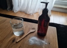 Domowy płyn do mycia szyb, luster i glazury