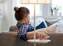 Lampa VARV z wbudowaną ładowarką VARV, lampa, lampa IKEA