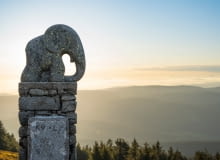Słoń na Śnieżniku. Pamiątka po schronisku Księcia Liechtensteina