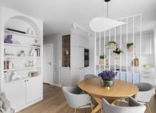 Inspirujący spokój: 87-metrowe mieszkanie w bieli, beżu, błękitach i jasnym drewnie Inspirujący spokój: 87-metrowe mieszkanie w bieli, beżu, błękitach i jasnym drewnie