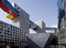 Linked Hybryd - kompleks połączonych ze sobą ośmiu apartamnetowców, które stanęły w stolicy Chin. steven holl architects, linked hybrid, pekin, chiny, apartamenty