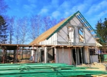 Mimo epidemii koronawirusa, prace na budowach domów jednorodzinnych trwają Mimo epidemii koronawirusa, prace na budowach domów jednorodzinnych trwają