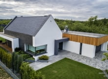 Fasada Roku 2019. Zwycięzca kategorii  "Budynek jednorodzinny nowy". Dom jednorodzinny w Konopiskach pod Częstochową. Proj. biuro FW Anta Studio Architektoniczne Daniel Cieślik