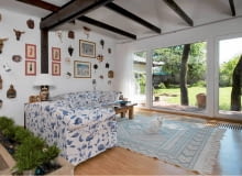 Sztuka to bardzo osobista forma przekazu, dlatego jej wybór jest tak indywidualną kwestią. UWAGA ! DO JEDNORAZOWEJ PUBLIKACJI DOM I WNETRZA PANI ANNY GORNOSTAJ - AKTORKI TEATRALNEJ , FILMOWEJ NZ SALON STYLIZACJA AGNIESZKA OSAK-REJMER FOT. MAREK SZYMANSKI PUBLIKACJA CZTERY KATY NR 1 (219) - 1 2010 SLOWA KLUCZOWE: ARCHITEKTURA WNETRZE SALON ZDJĘCIE DO WKŁADKI: PUBLIKACJA CZTERY KATY NR 1 (219) - CZASOPISMA