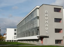 Zabudowania Bauhausu w Dessau powstały w latach 1925-1926