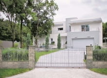 Bloczki ogrodzeniowe Antara II, wym. 180 × 400 × 200 mm, trzy odcienie, cena 17,22 zł/szt., POLBRUK Modern house