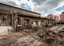 Z terenów Stoczni Cesarskiej znikają wtórne dobudówki Z terenów Stoczni Cesarskiej znikają wtórne dobudówki