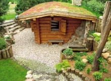 Domek z sauną - dzięki umieszczeniu go w zagłębieniu terenu - zapewnia użytkownikom parni dużą kameralność sauna,domek z bali,fińska sauna,drewniany domek,domek rekreacyjny