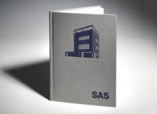 SAS- przewodnik po architekturze Saskiej Kępy. Ilustracje Magdaleny Piwowar opatrzyli swoimi tekstami Grzegorz Piątek i Jarosław Trybuś