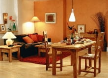 Przykład zastosowania w salonie różnych źródeł światła - nad stołem światło jasne, na stoliku przy kanapie - lampa dająca światło ciepłe, z tyłu za kanapą - lampa ze ściemniaczem WNETRZE , OSWIETLENIE MIEJSCOWE DO JEDNORAZOWEJ PUBLIKACJI PUBLIKACJA LADNY DOM NR 10 (60) - 10.2003 PUBLIKACJA LADNY DOM NUMER SPECJALNY - TWOJ ZDROWY DOM 2/2004 - 10.2004