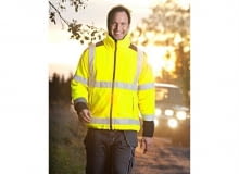 Polarowa kurtka ostrzegawcza. Rozgrzewający i miękki polar ostrzegawczy z odblaskami, które zapewniają lepszą widoczność w ciemności oraz podczas gorszej pogody. 2 przednie kieszenie. Ściągacze u dołu zapewniają lepsze dopasowanie. Klasa 3. Materiał: 100% polar poliestrowy. Kolor: Fluorescencyjna żółta/granatowa. Cena: 74,99 zł Polarowa kurtka ostrzegawcza. Rozgrzewający i miękki polar ostrzegawczy z odblaskami, które zapewniają lepszą widoczność w ciemności oraz podczas gorszej pogody. 2 przednie kieszenie. Ściągacze u dołu zapewniają lepsze dopasowanie. Klasa 3. Materiał: 100% polar poliestrowy. Kolor: Fluorescencyjna żółta/granatowa. Cena: 74,99 zł