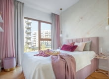 Subtelna kolorystyka i dużo światła w 60-metrowym mieszkaniu