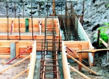 Do przygotowania zarówno chudego betonu, jak i piasku stabilizowanego cementem należy użyć wyłącznie spoiwa dobrej jakości. Do przygotowania zarówno chudego betonu, jak i piasku stabilizowanego cementem należy użyć wyłącznie spoiwa dobrej jakości.