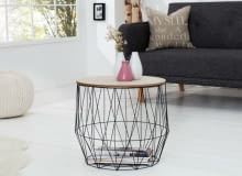 Stolik na metalowej konstrukcji