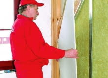 Płyty gipsowo-kartonowe nie powinny stykać się z podłogą i sufitem ścianki działowe na poddaszu, zabudowa poddasza