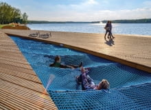 Plac zabaw w Tychach nad jeziorem Paprocany