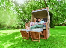 Wielofunkcyjny kosz z trwałego i praktycznego technoratanu oraz twardego drewna akacji, wym. 127×160×83 cm, Tchibo. Wielofunkcyjny kosz z trwałego i praktycznego technoratanu oraz twardego drewna akacji, wym. 127×160×83 cm, Tchibo.