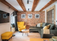 Bardzo efektownym pomysłem jest udekorowanie cegłą ściany w strefie wypoczynku, szczególnie jeśli dopełnia ona rustykalny lub loftowy styl wnętrza. Bardzo efektownym pomysłem jest udekorowanie cegłą ściany w strefie wypoczynku, szczególnie jeśli dopełnia ona rustykalny lub loftowy styl wnętrza.