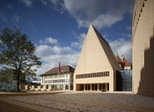 Miejsce pierwsze Budynek Forum Krajowego i Parlamentu Krajowego Księstwa Liechtenstein, w Liechtenstein, Architekt: Hansjörg Göritz Architekturstudio Wienerberger Brick Award 2010