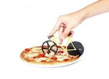 nóż do pizzy, gadżet kuchenny, zabawny gadżet do kuchni, nóż do krojenia pizzy