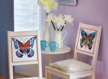 WNETRZA , DEKORACJE Z PAPIERU - ODNOWIENIE ZNISZCZONYCH MEBLI - KRZESEL STYLIZACJA KINGA KOLARY - SKOMRO FOT. RADOSLAW WOJNAR PUBLIKACJA CZTERY KATY NR 12 (218) - 12 2009 SLOWA KLUCZOWE: WNETRZE DEKORACJA KONSERWACJA - RENOWACJA MEBEL